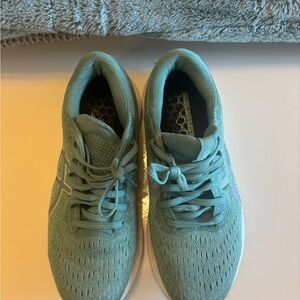ASICS Gel-Nimbus 24 Sage / Clear 9D 9 Wide Minimal Wear